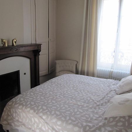 Suite Sainte Anne Beaumont-sur-Sarthe Екстериор снимка